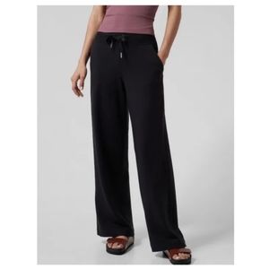Like-New Athleta Balance Wide Leg Pant